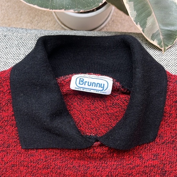 90s Vintage Grandpa Sweater with Black Collar Detailing - Picture 5 of 17